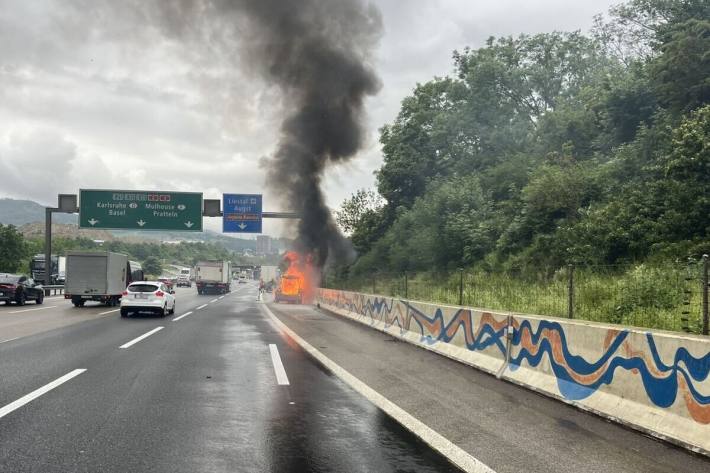 Die Fahrzeuglenkerin wurde beim Brand nicht verletzt