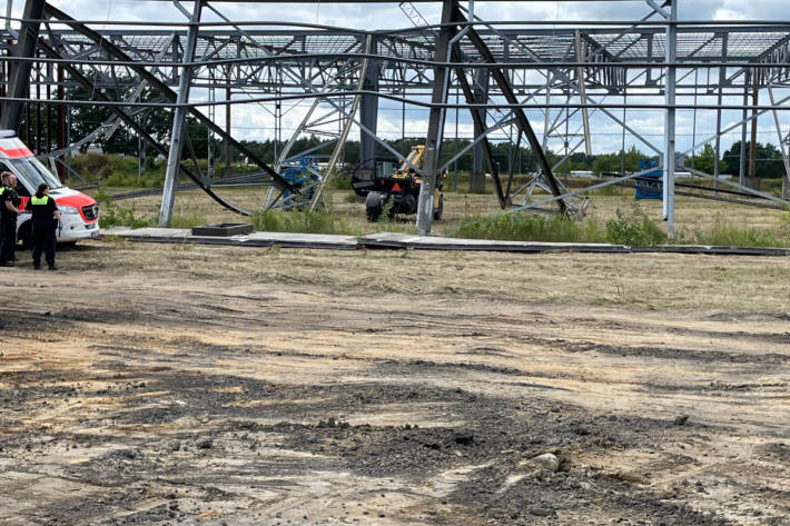  Arbeiter nach Gebäudeeinsturz schwer verletzt