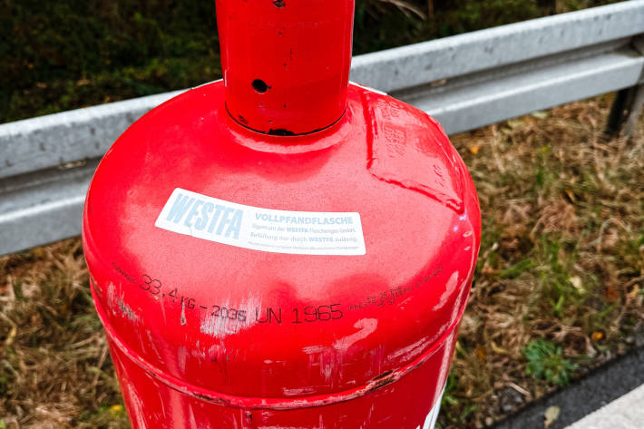 Eine Gasflasche wurde gesichert.