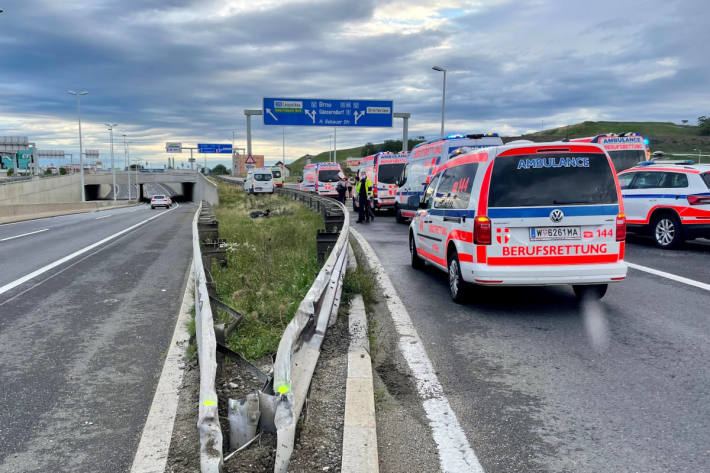 Schwerer Unfall auf der Wiener Nordrand Schnellstraße (S2)