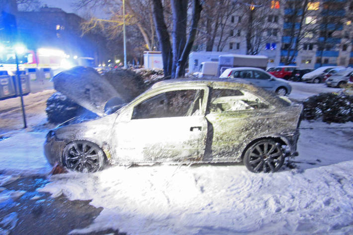 Fahrzeug in Ratingen ausgebrannt