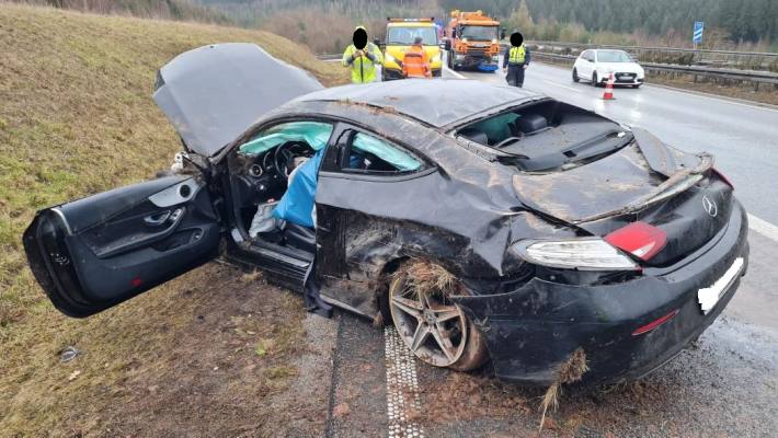 Schwerer Verkehrsunfall auf der A73 bei Suhl