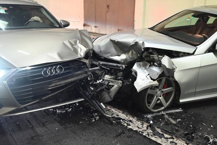 Beide Autos wurden beschädigt