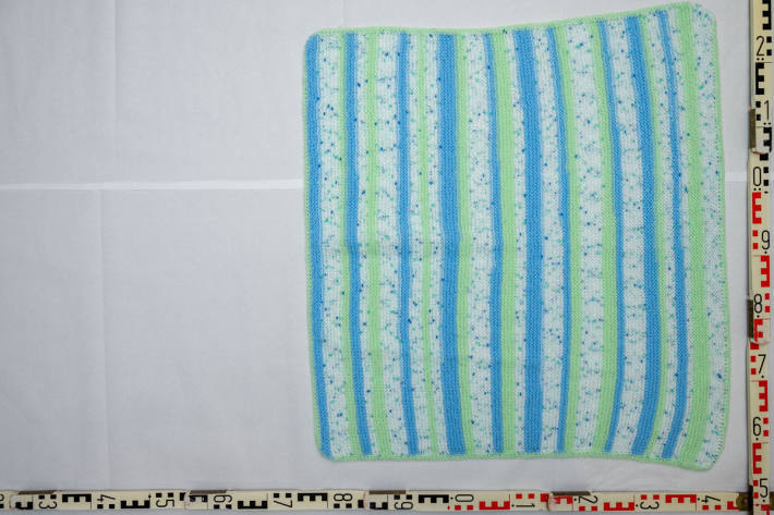 Die Polizei sucht nach Zeugen, die die gefundenen Tücher kennen.