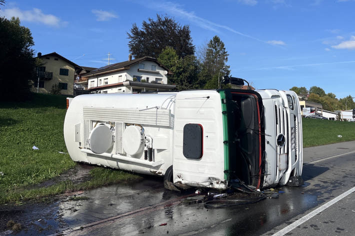 Nach dem Unfall kam es zu Verkehrsbehinderungen