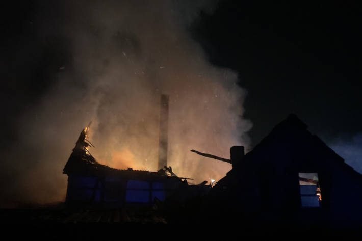 Der Brand brach gegen 4 Uhr nachts erneut aus.