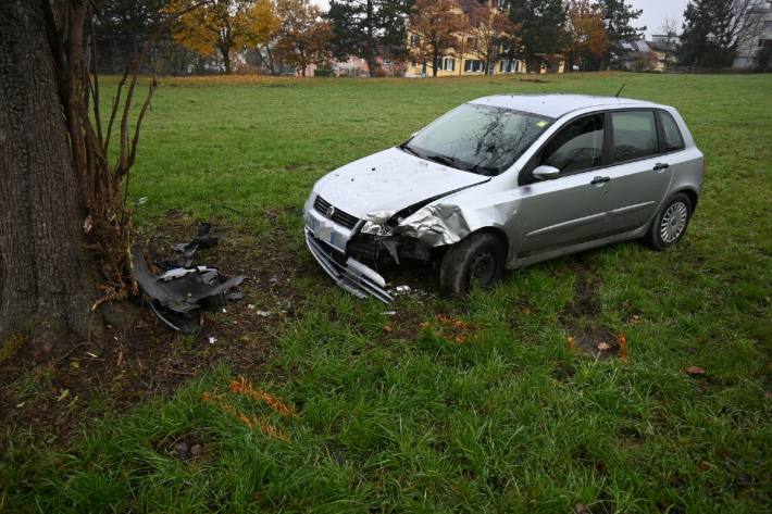 In Schaan FL rollte ein Auto davon.