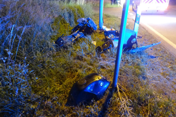 Kradfahrer nach Unfall auf B83 schwer verletzt