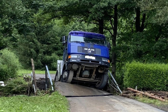 Brücke unter Lastwagen zusammengebrochen in Gerolstein