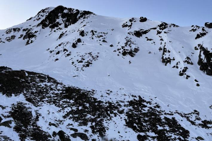 Ein junger Mann ist bei einer Skitour ums Leben gekommen.