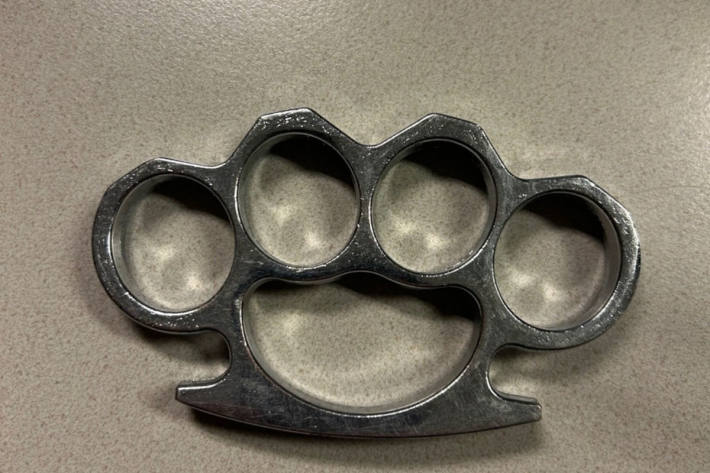 Drei weitere Täter sind noch flüchtig.