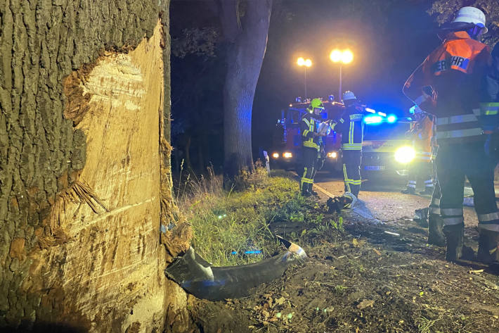 Das Fahrzeug wurde bei dem Unfall vollkommen zerstört.