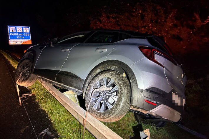 Der Lenker blieb glücklicherweise unverletzt.