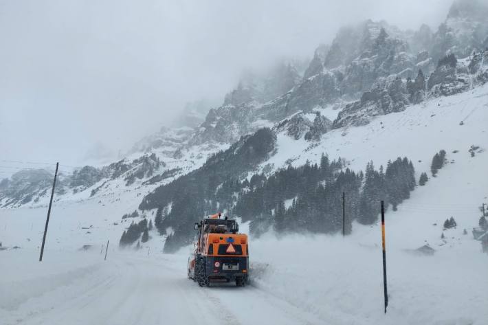 Nicht nur in den Bergen wird bis Freitagabend sehr viel Neuschnee fallen.