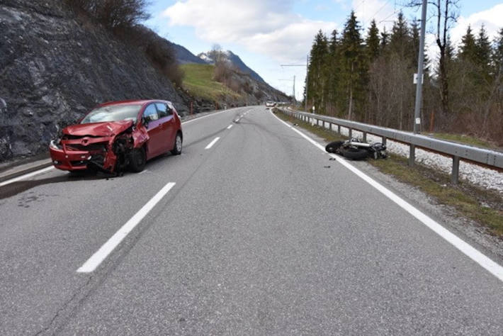 Frontalkollision mit drei Verletzten in Les Sciernes d’Albeuve