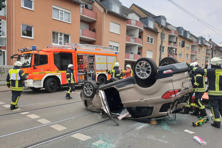 Schwerer Verkehrsunfall auf der Aktienstraße in Mülheim an der Ruhr
