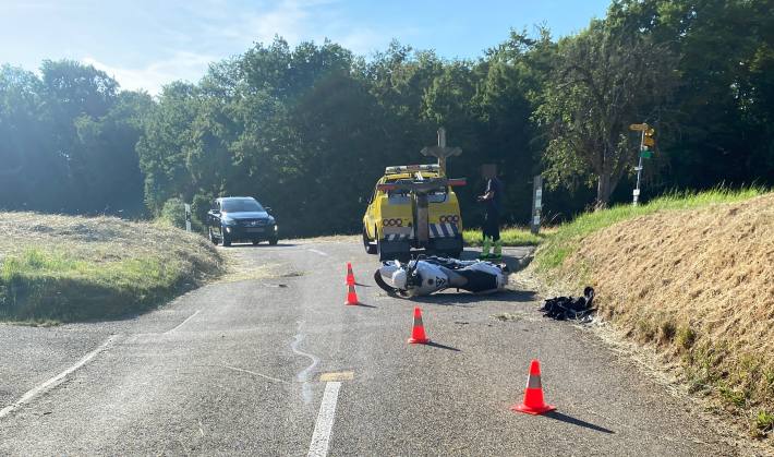 Beim Verkehrsunfall in Metzerlen SO verletzte sich der Töfffahrer.