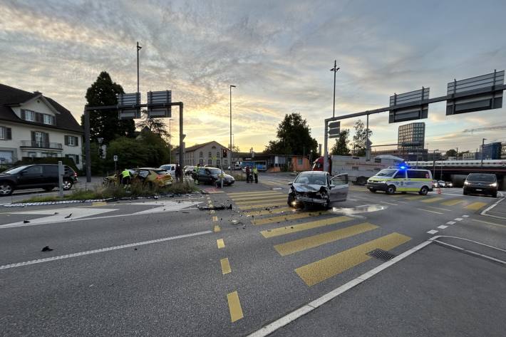 Nach dem Unfall kam es zu Verkehrsbehinderungen 