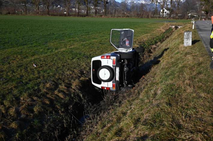 Beim Unfall in Mels SG hat sich eine Frau unbestimmt verletzt.