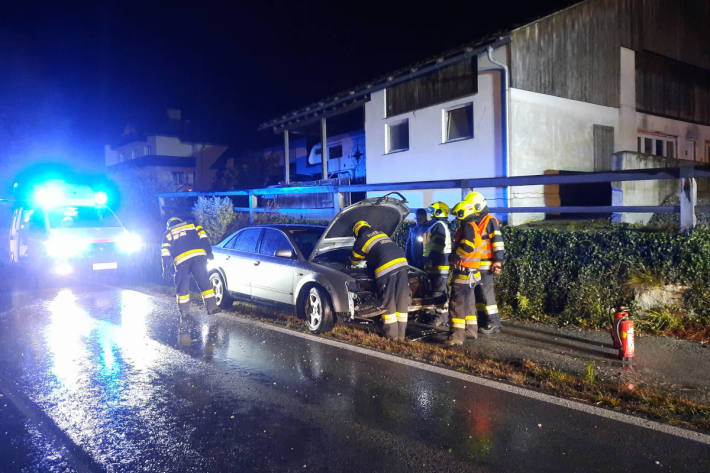 Pkw prallte gegen Mauer in Ardning