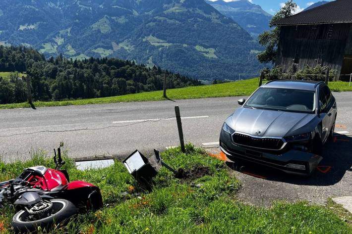 An beiden Fahrzeugen entstand Schaden