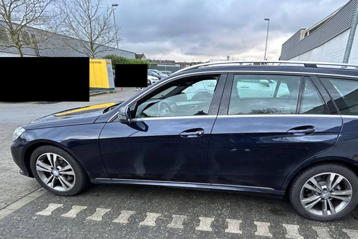 Weitere Fotos des Mercedes.