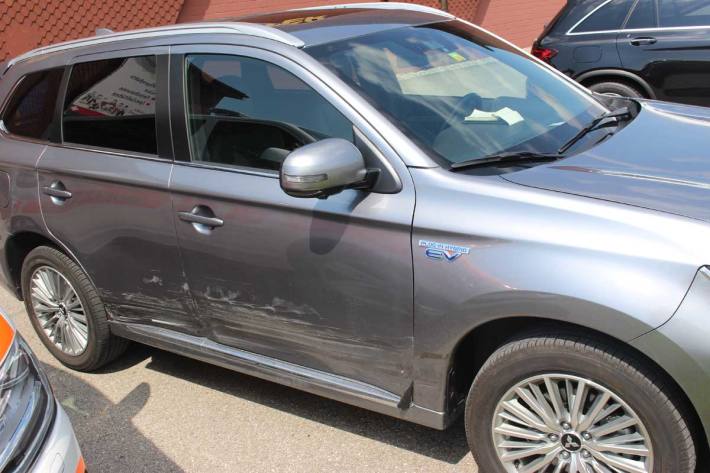 An beiden Personenwagen entstand in Appenzell Sachschaden