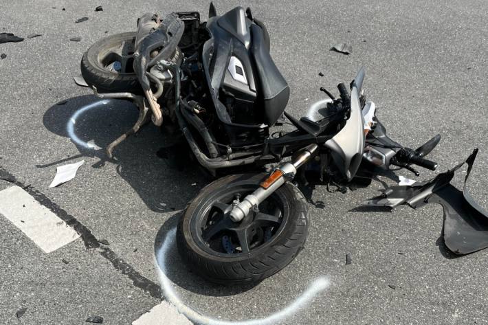 In Eichberg kam es zu einem Verkehrsunfall zwischen Auto und Roller.