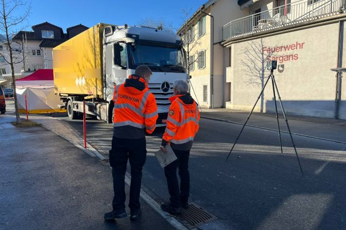 Beim Unfall mit Todesfolge heute standen diverse Patrouillen und Rettungswagen im Einsatz.