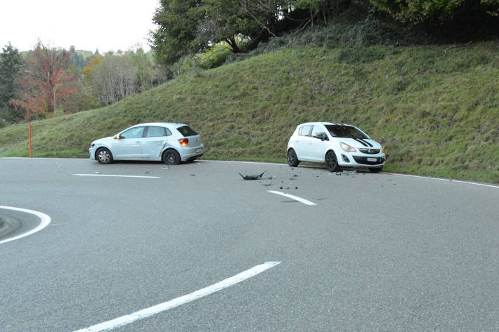 Kollision im Kurvenbereich bei Rehetobel