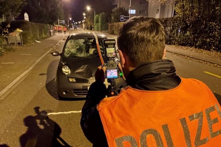 In Wetzikon ZH hat sich am Montagabend ein schwerer Unfall zugetragen.