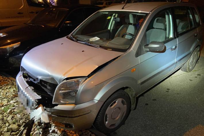 Der Unfallfahrer griff die Polizei an.