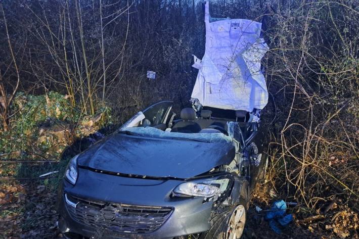 Das Fahrzeug wurde stark beschädigt