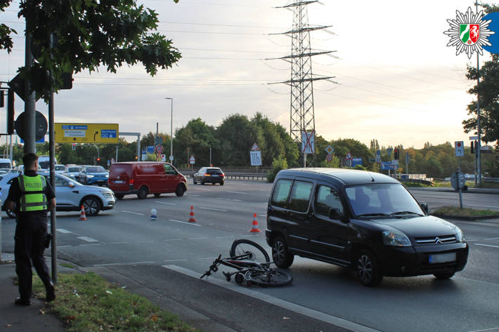 Der E-Bike Fahrer wurde bei dem Unfall verletzt.