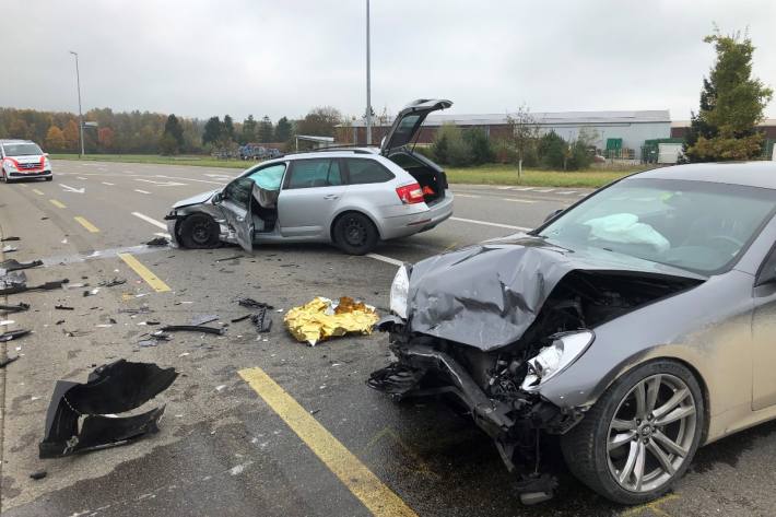 Beim Unfall von heute in Felben-Wellhausen TG ist grosser Sachschaden entstanden.