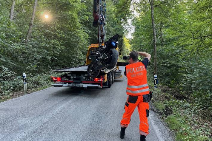 Bei Dübendorf im Kanton Zürich ereignete sich gestern ein Motorradunfall.