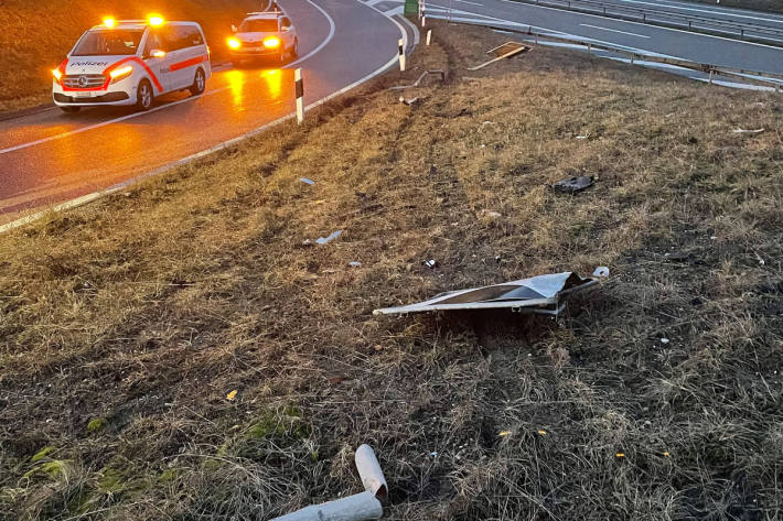 Nach dem Unfall kam es zu Verkehrsbehinderungen 