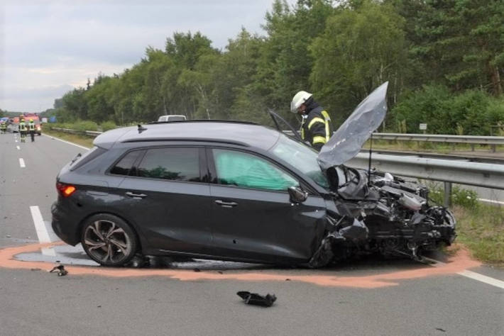 Verkehrsunfall mit zeitweiliger Vollsperrung der A39