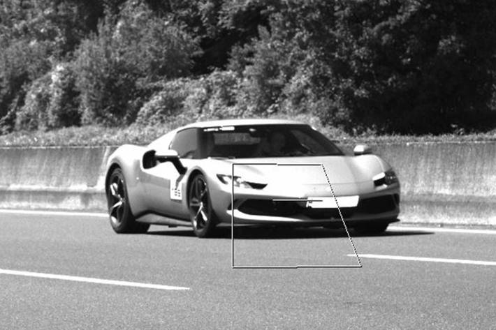Der Ferrari fuhr rund 70 km/h zu schnell auf der A1.
