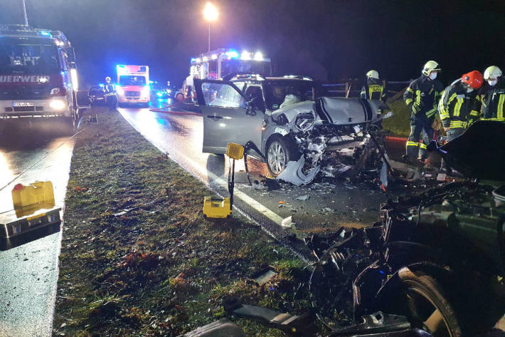 Drei Schwerverletzte nach Frontalzusammenstoß bei Olfen