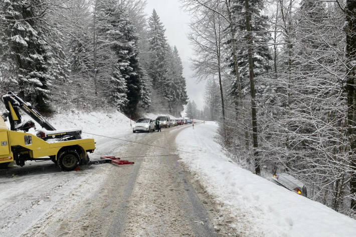 Unfallörtlichkeit zwischen Rochefort und Corcelles