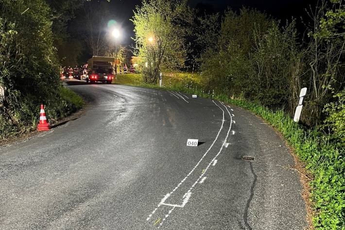 Eine 20-jährige Autofahrerin hat sich bei einem Unfall schwer verletzt.