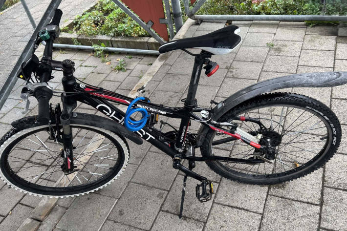 Der 13-Jährige verletzte sich beim Sturz am Knie.