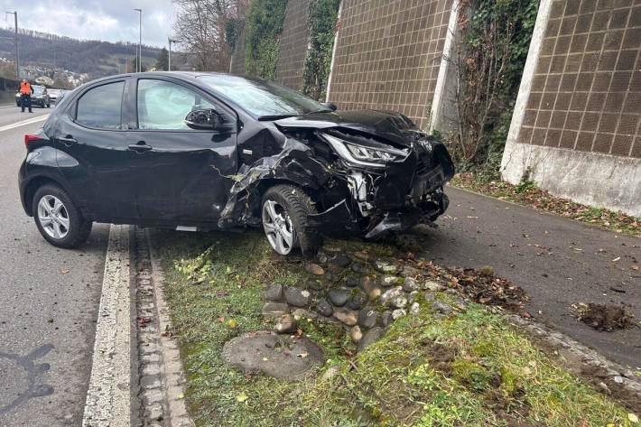 Beide Fahrzeuge wurden beschädigt