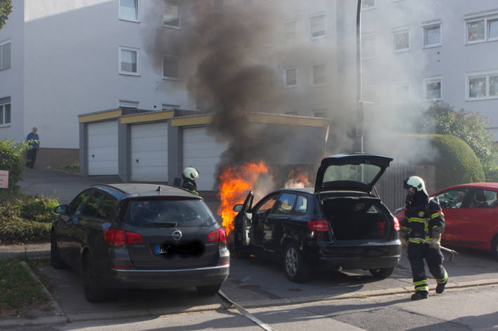 Die Brand ging vom Motorraum aus.