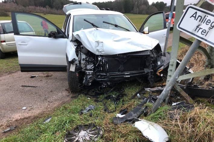 Beim Unfall in Fischbach wurde eine Person tödlich verletzt.