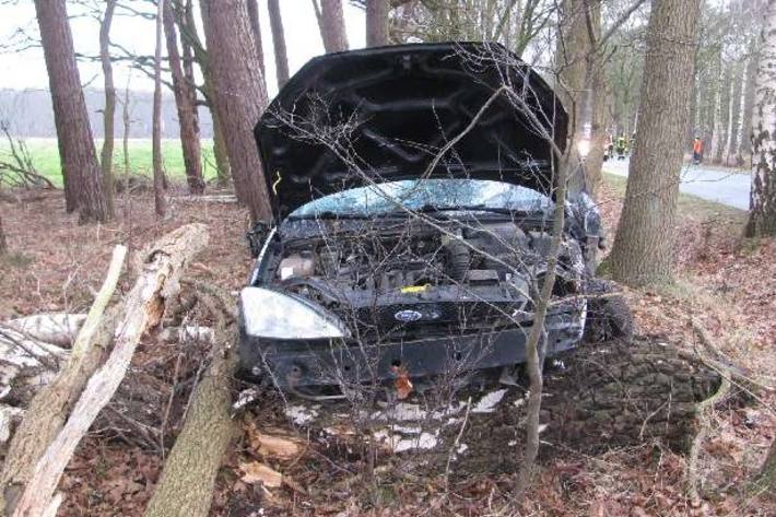 Totalschaden am Ford beim Unfall am Bullensee