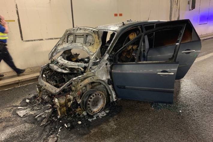 Autobrand im St.Johanns-Tunnel in Basel.