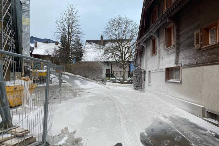 Am Montagabend sind in Walchwil aus einem Bausilo rund vier Tonnen Gipspulver ausgetreten