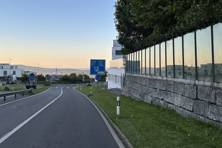 Die verletzte Frau wurde ins Spital gebracht.